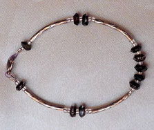 同城二手石飾品交易 美發(fā)飾品市場新動向